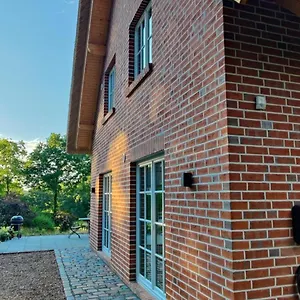 https://exklusives-reetdachhaus-in-der-bremer-schweiz.hotelsinbremen.net
